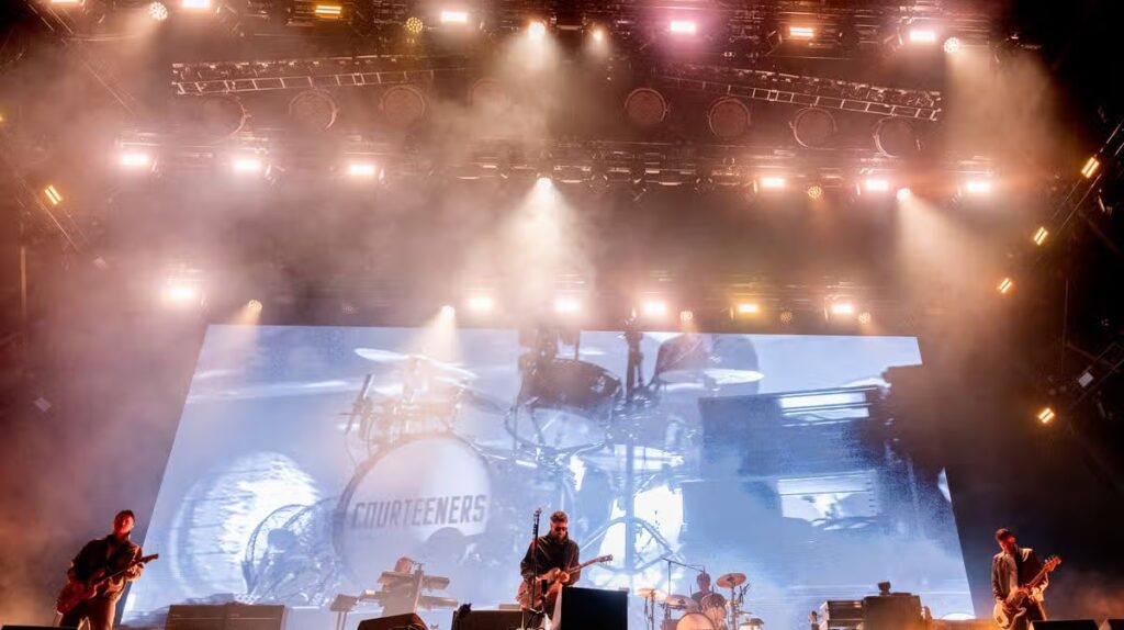 ‘Let’s f*****g have you, Wythenshawe!’: Courteeners put on wild performance in heart of Manchester
