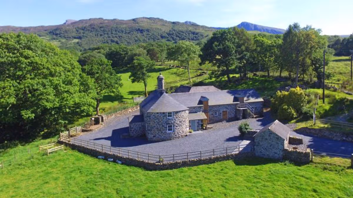 Grade II-listed cottage is ‘excellent’ for exploring the coast and Eryri National Park