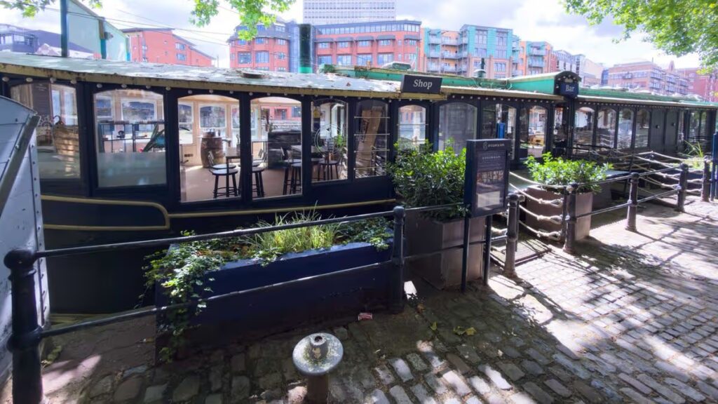 Popular brewery set to take on Bristol boat bar venue