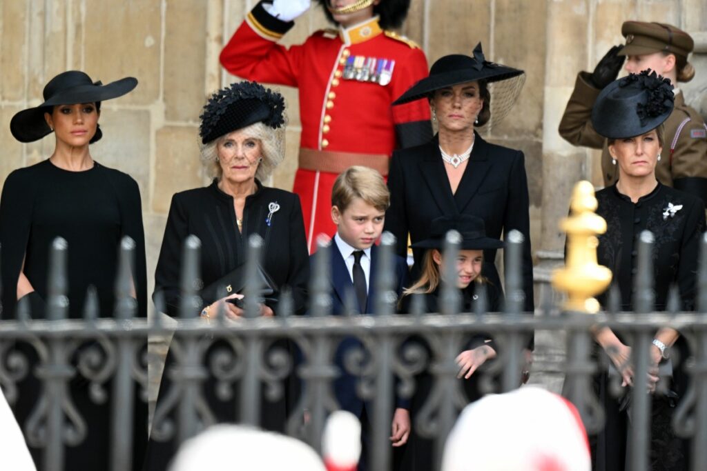 Vine: Queen Camilla, Kate, Sophie & Anne will gatekeep the Sussexes