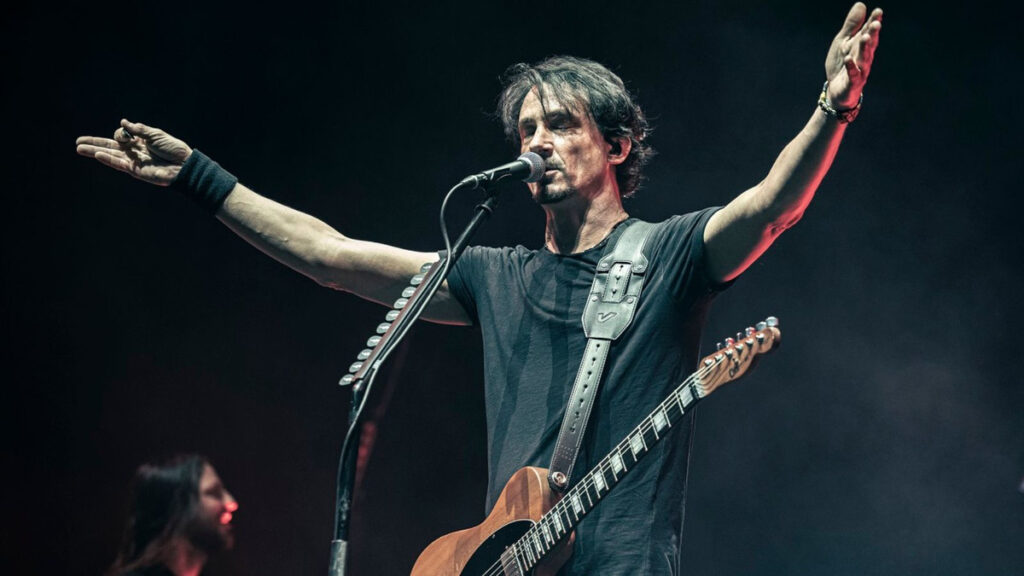 Learn Tapping The Gojira Way: 'Born In Winter' Riff Breakdown [News]