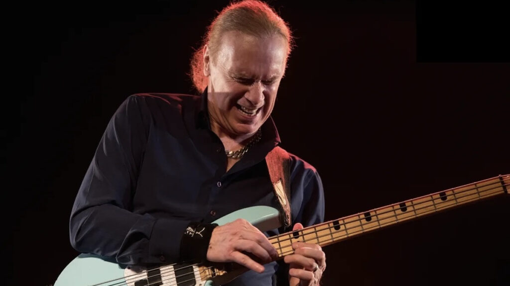 Billy Sheehan Says 'Mr. Big Outsold Pearl Jam 40 To 1 In Japan' During The Grunge Era: 'They Didn't Get It' [News]