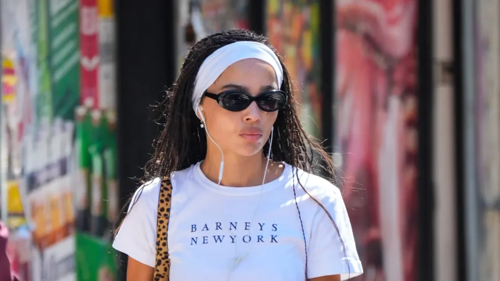 Zoë Kravitz Found the Easiest Way to Make a Basic White T-shirt Much Less Boring