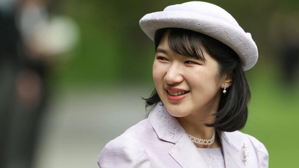 Elena of Spain and Princess Aiko of Japan: Women in Royal Crisis