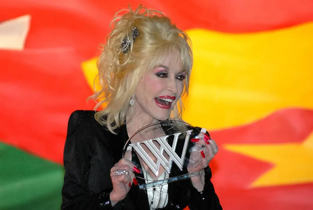 Dolly Parton’s Health Issues Prevent In-Person AMA Lifetime Achievement Award Appearance