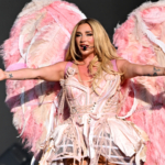 Kesha Pays Tribute to Dolly Parton With Live Cover