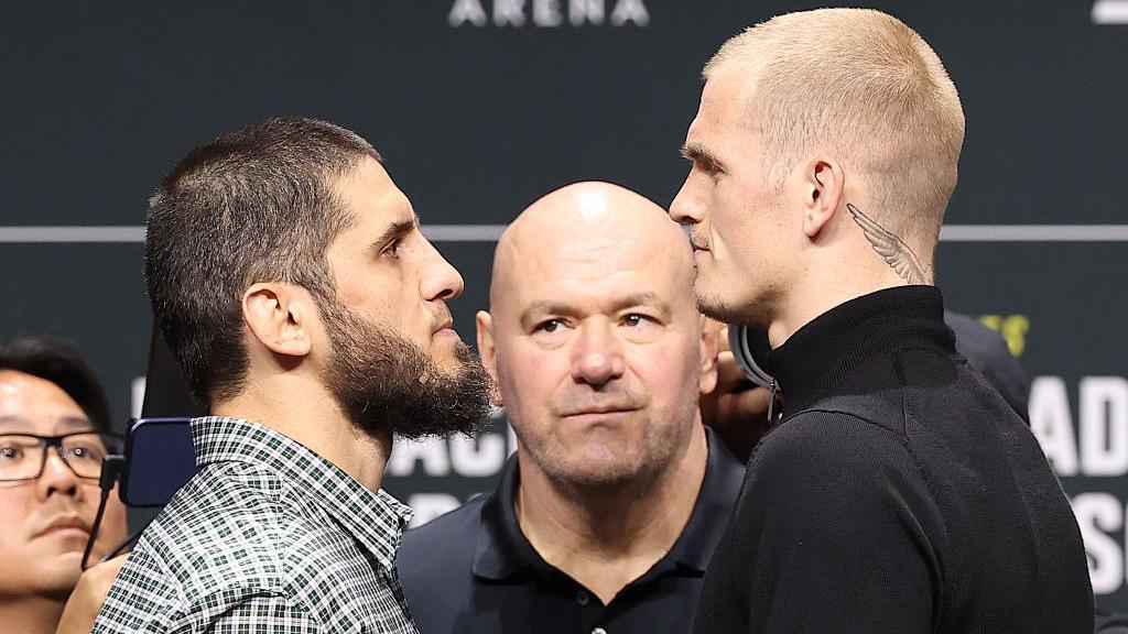 Islam Makhachev breaks UFC record, holds off Garry to retain welterweight title