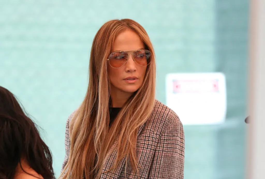 Jennifer Lopez Had ‘Diva Dressing Room Demands’ and Shania Twain Refused to ‘Open Doors Herself,’ Says Manager Who Worked With Them