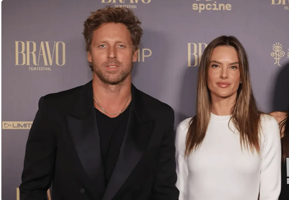 Alessandra Ambrosio’s Engagement Ring Is the Hottest Style of the Moment