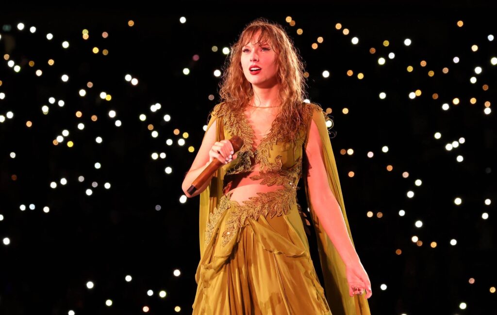 Taylor Swift says she feels “more loyal” to “country roots” than ever