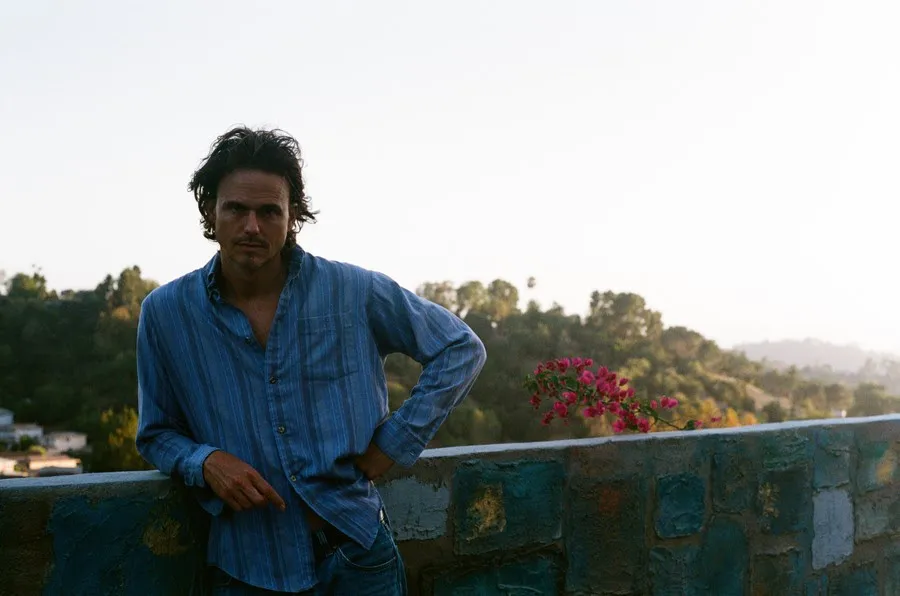 Whitmer Thomas Shares New Song “Terminal Crew Of Dudes”