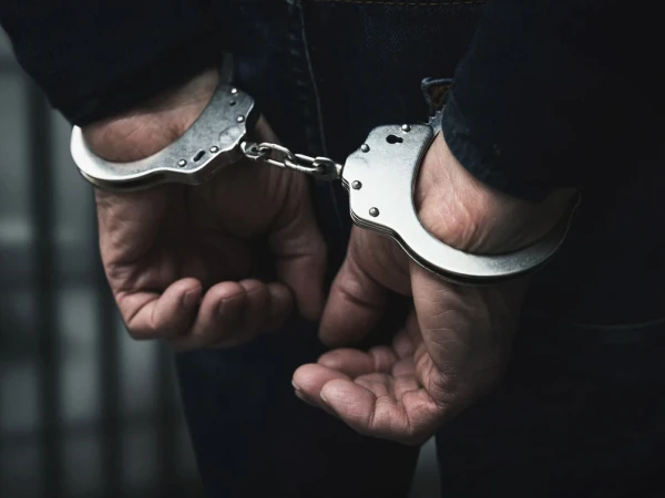 لاہور: آن لائن جوئے ایپ پر رقم ہارنے کے بعد ڈکیتی کا ڈرامہ رچانے والا دکاندار گرفتار