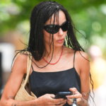 Zoë Kravitz’s Mules & Denim Shorts Prove Wrong-Shoe Theory Right