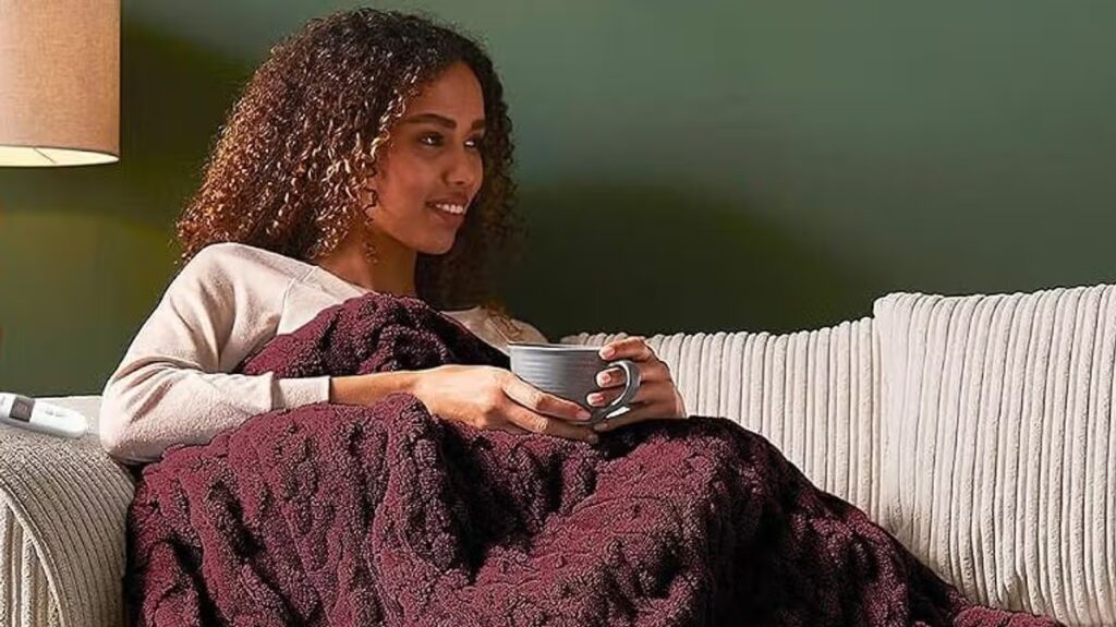 Cosy heated throw dubbed ‘a must’ ahead of energy price hikes now 30% off