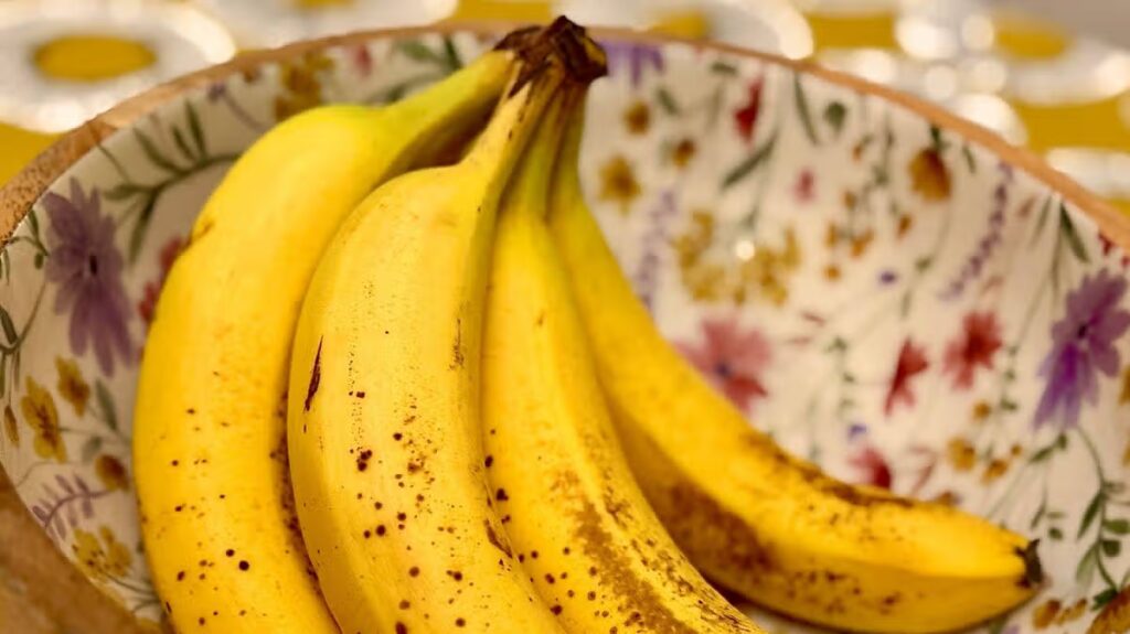 Households in Wales urged to take bananas out of fruit bowls as soon as possible
