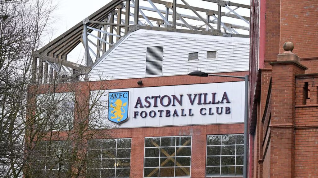 Aston Villa icon calls out ‘desperate’ man after he leaves pub without paying