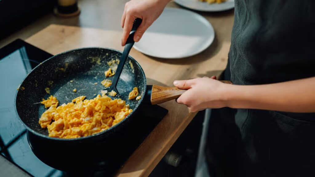 Scrambled eggs are more delicious when you add one common herb