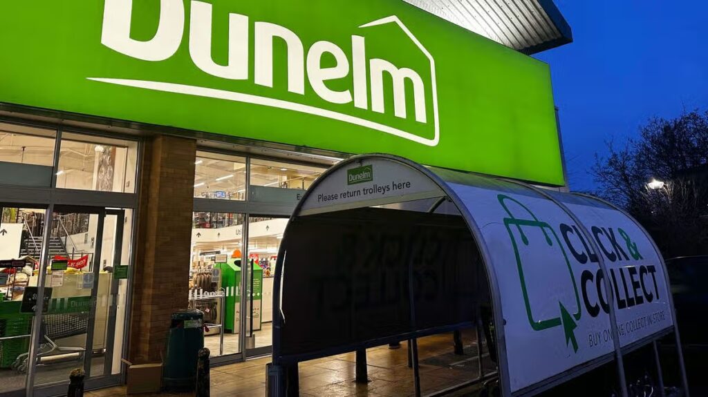 Dunelm’s stylish log burner-style heater is ‘perfect’ for anyone without a fireplace