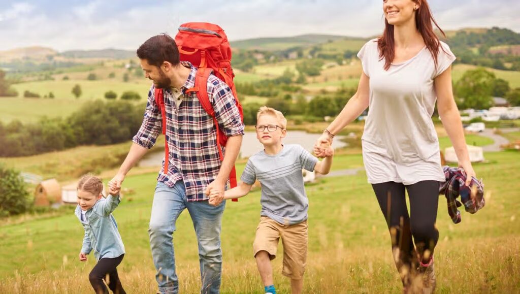 ‘Best water £6 bottle ever’ shoppers buy 3 of ‘never leaks on walks’ or at school