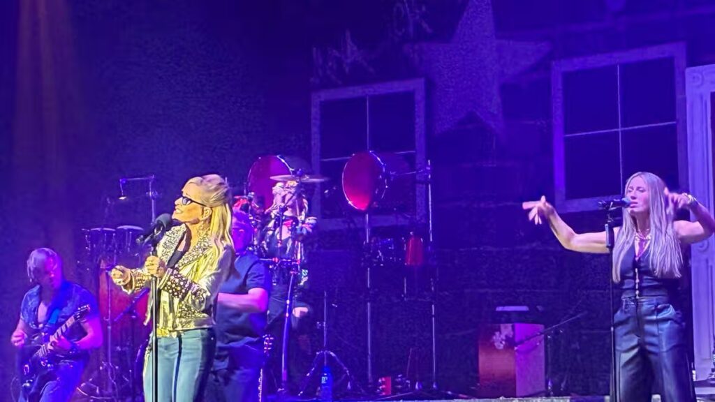 ‘Queen of the huns’ Anastacia lights up the Apollo in all her gold-studded glory