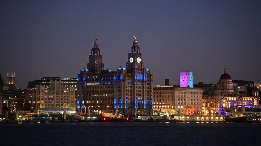 Date clocks go back shifting as darker nights approach sooner