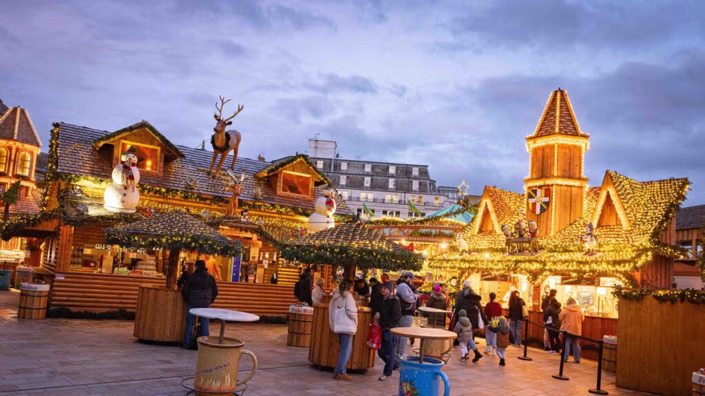 Spend more time at the Birmingham Christmas market and get £13.45 an hour for the privilege