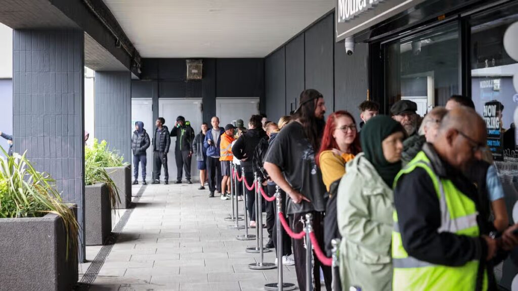 Hundreds queue for hours to bag 45p fish and chips in Middleton