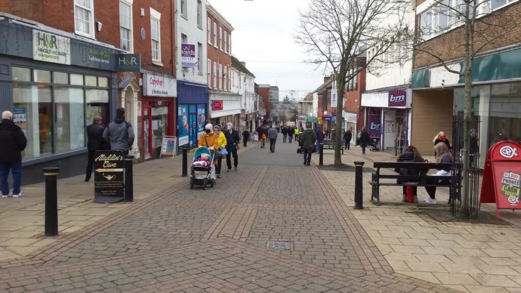 Hinckley town centre building that houses popular brand on the market for £400k