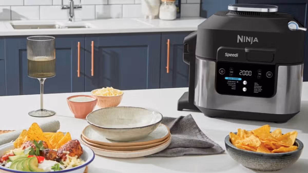 Working mum ‘makes healthy meals in 15 minutes’ with £110 off Ninja multi cooker