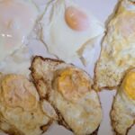 I compared fried eggs cooked in oil, butter and water — one was the crispiest