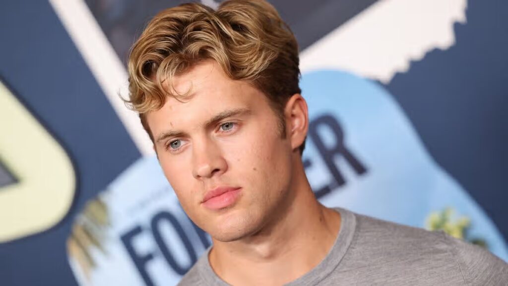 Who is Crew Girl star Sam Braun dating? Netflix hunk’s actress partner unveiled