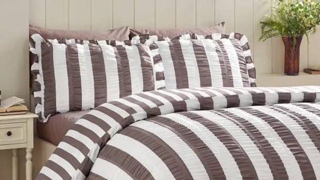 Dunelm’s £24 duvet cover is ‘no iron and looks beautiful’ in two autumn colours