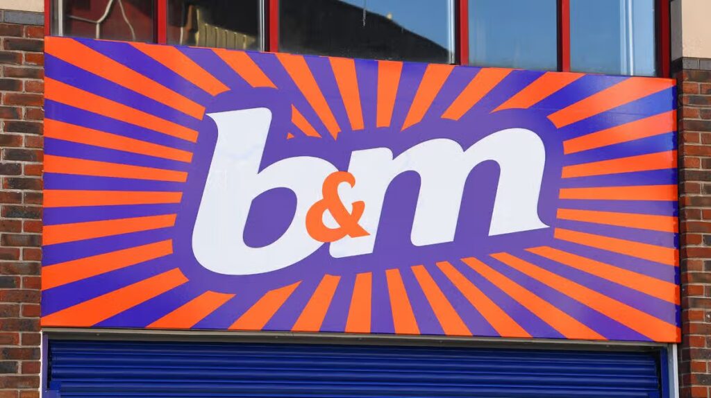 B&M £14 ‘beautiful’ storage basket comes as a ‘convenient’ two-pack