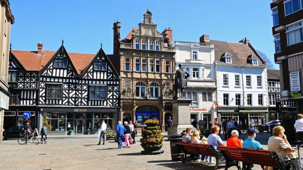 ‘Fairytale town’ 45 minutes from Birmingham is perfect autumn day out