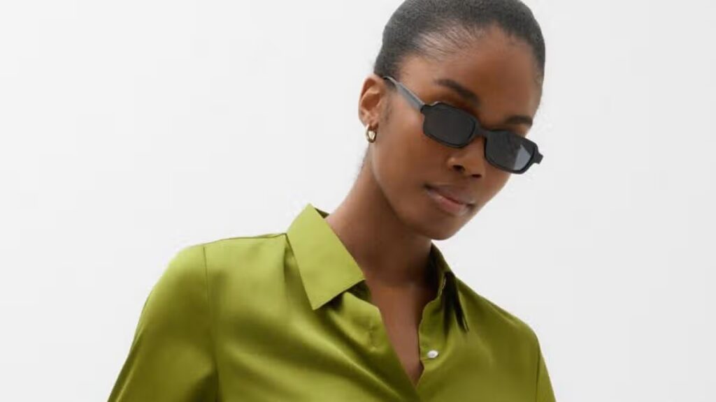 M&S’s ‘striking’ £28 ‘no iron’ blouse is ‘very smart and luxurious’ for autumn