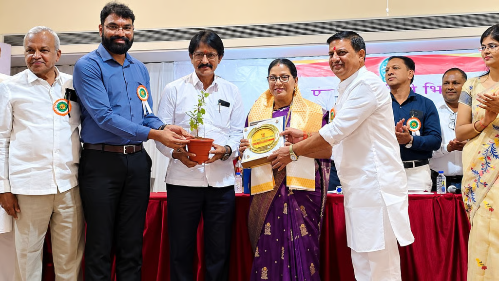 Bhiwandi MP Suresh Mhatre Felicitates Teachers, Says Educators Shape Nation’s Future