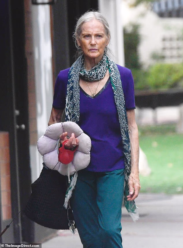 70s Vogue cover girl, 79, who played Robert De Niro’s love interest in a Hollywood classic seen on rare outing… can you guess who?