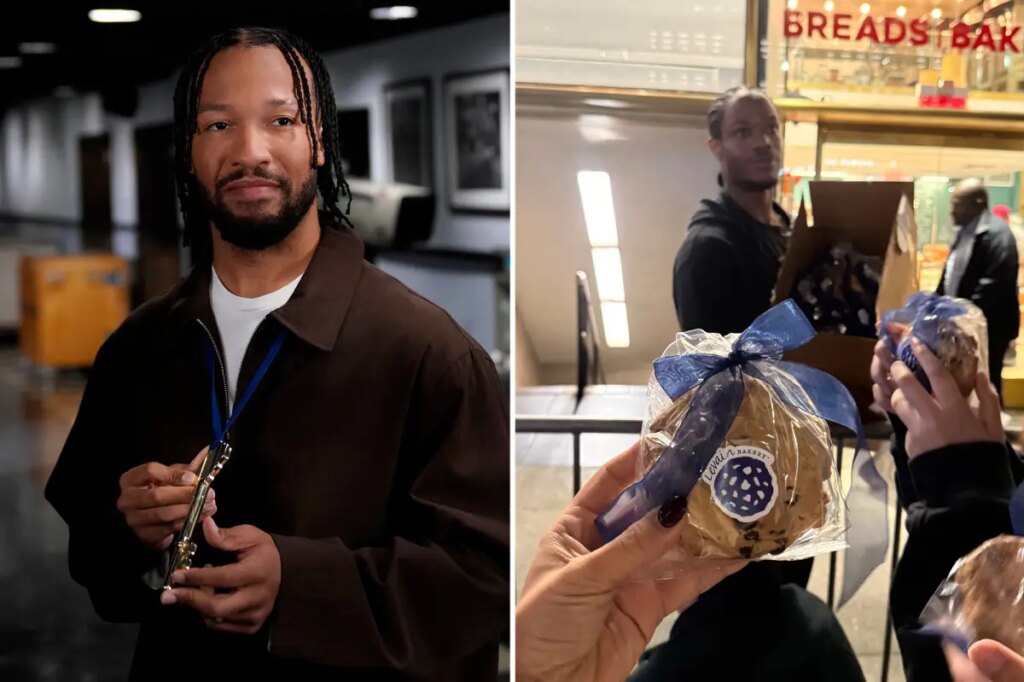 Jalen Brunson gifts pricey NYC cookies to hundreds of fans camping out to see him host ‘Saturday Night Live’