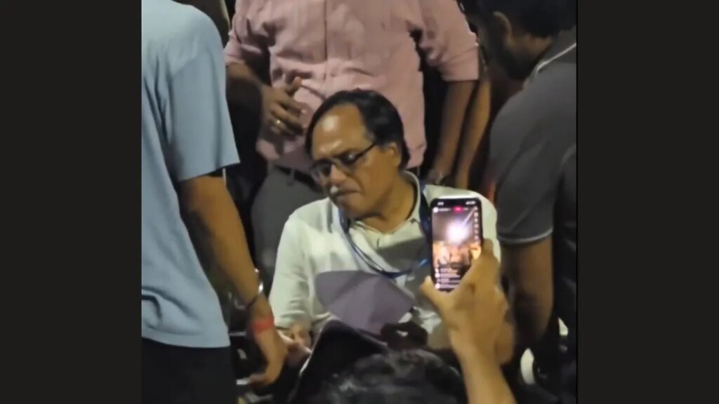At Midnight Showdown, IIT Bombay Director Accepts Protesting Students' 18-Point Charter