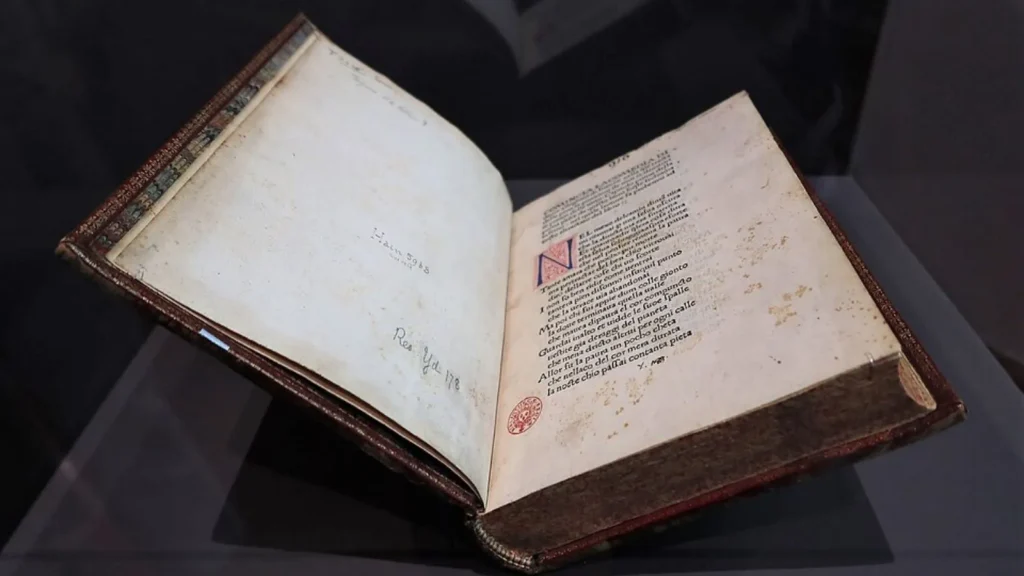 15 People Share the Literary “Masterpiece” They Found Completely Unreadable
