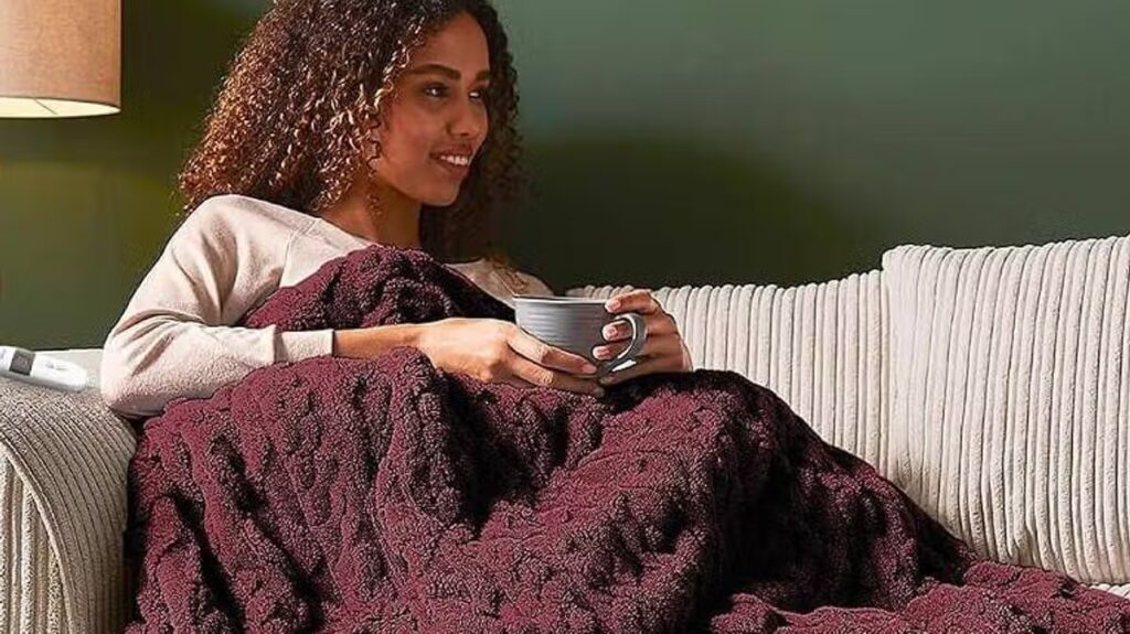Cosy heated throw dubbed ‘a must’ ahead of energy price hikes now 30% off