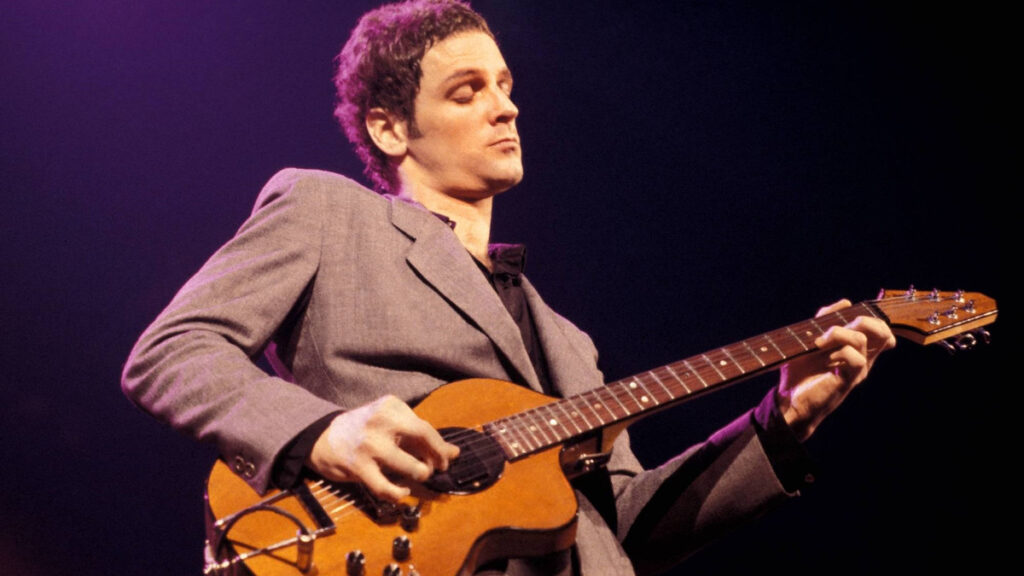 Lindsey Buckingham Dropped Les Paul, Strat, And Ovation After Playing The Rick Turner Model 1 For 30 Minutes [News]