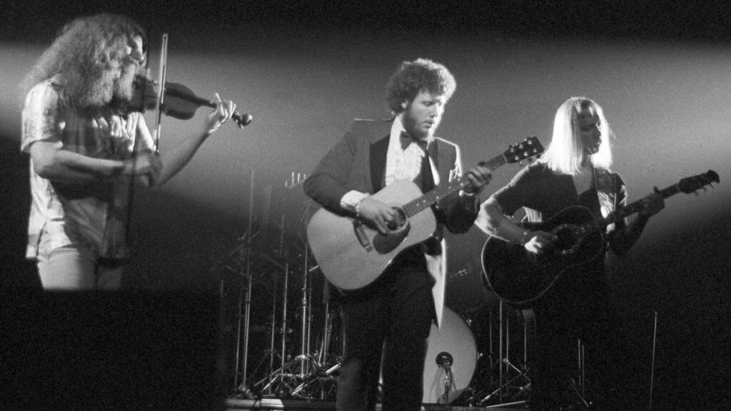It Started As A Practice Drill, But Kansas' 'Dust In The Wind' Still Teaches Fingerpicking To This Day [News]
