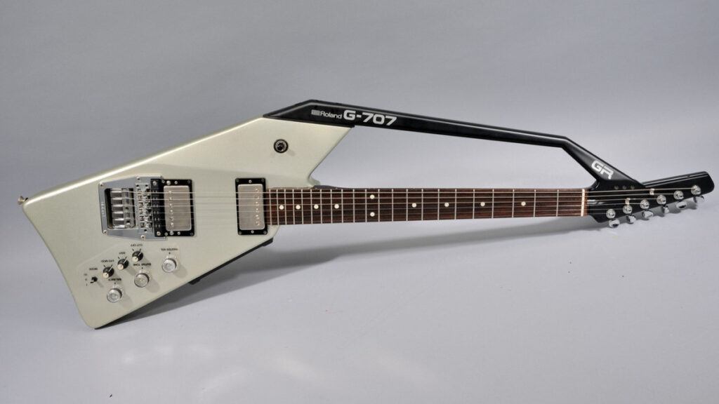 The Guitar That Wanted To Be A Synth, And The Fretboard Bar That Couldn't Save Its Tracking: Roland G-707 [News]