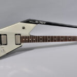 The Guitar That Wanted To Be A Synth, And The Fretboard Bar That Couldn't Save Its Tracking: Roland G-707 [News]