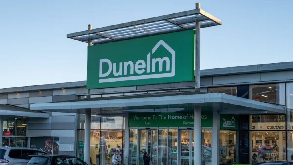 Dunelm shoppers love ‘pretty’ shabby chic bedding set from £24