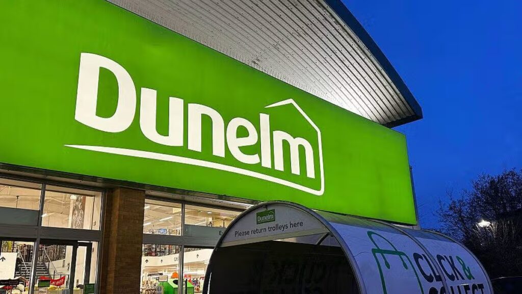 Dunelm shoppers save £89 on ‘beautiful’ chandelier in the sale