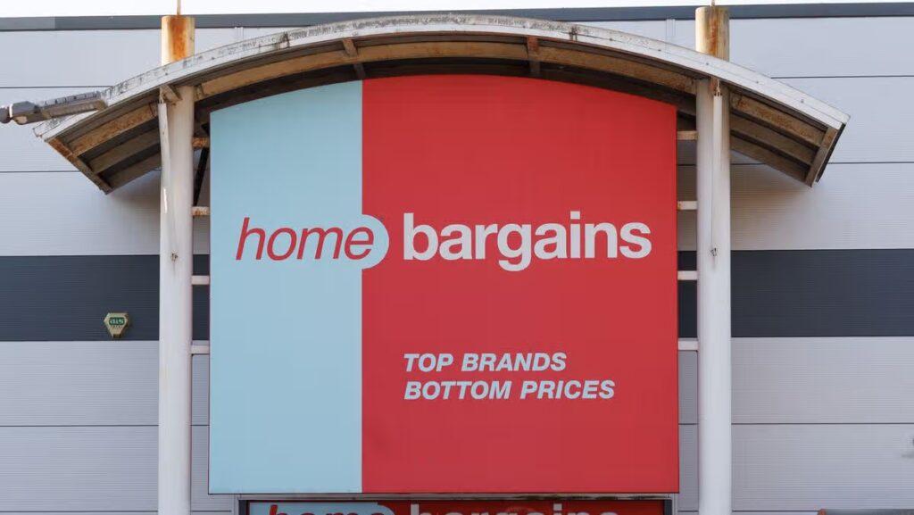 Home Bargains £30 ‘eye catching’ Christmas decoration is ideal for hallways, living rooms and porches