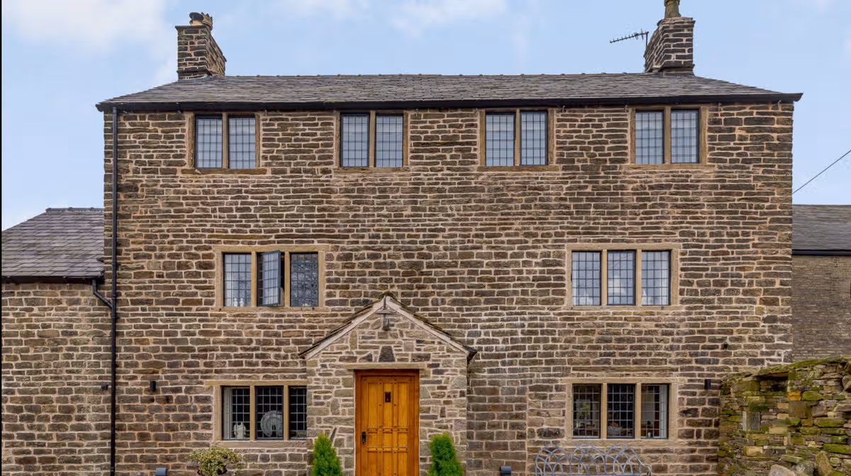 ‘Complete gem’ 17th century farmhouse stay 40 minutes from Manchester