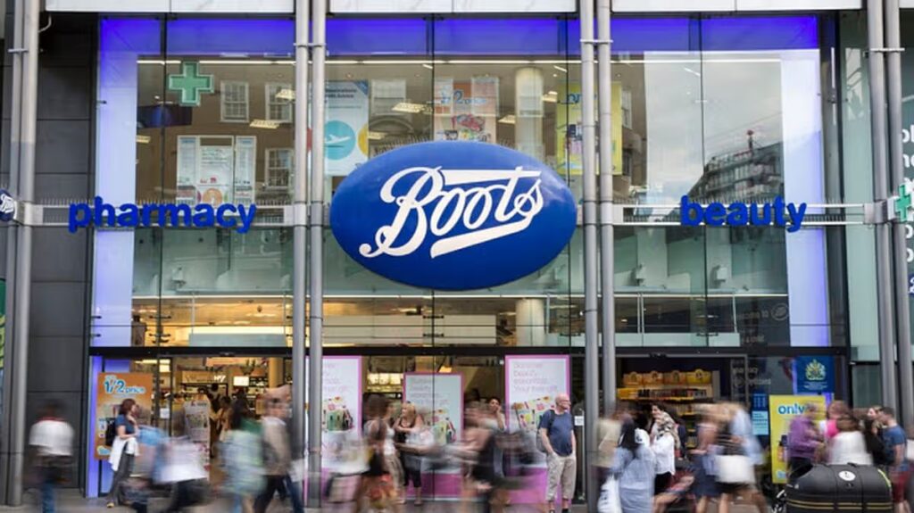 Boots reduces £109 UKLASH complete gift set to £49 in flash sale